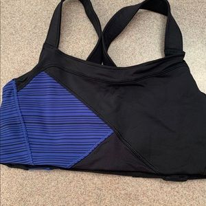 Lulu lemon size 6 bra